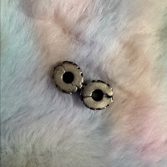 Pandora sterling silver swirl clip set - Picture 5 of 8